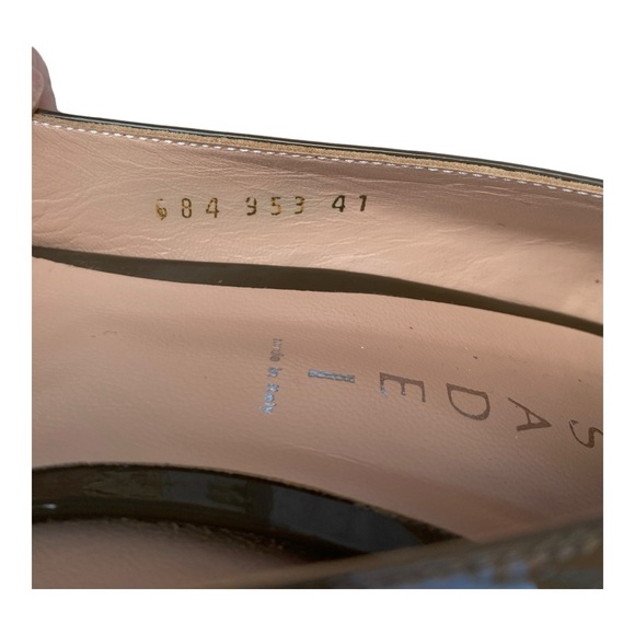 Casadei Scarlet patent leather pointy heels in Pantone color, size US 10, EU 41 - Picture 7 of 13